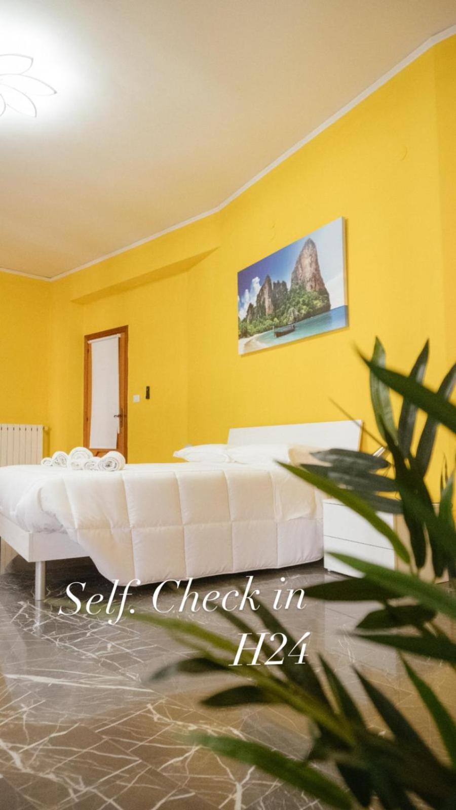 Domus Aurea Relax Room Salerno Kültér fotó